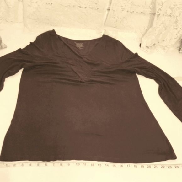 City style, long sleeve, mauve, V neck ruching, - Picture 3 of 6